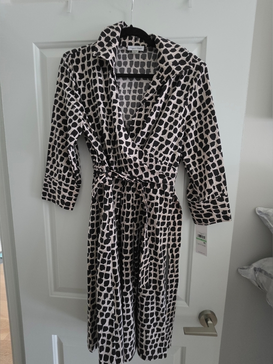 Calvin Klein Dresses & Skirts - NWT Calvin Klein Wrap Dress Size 8